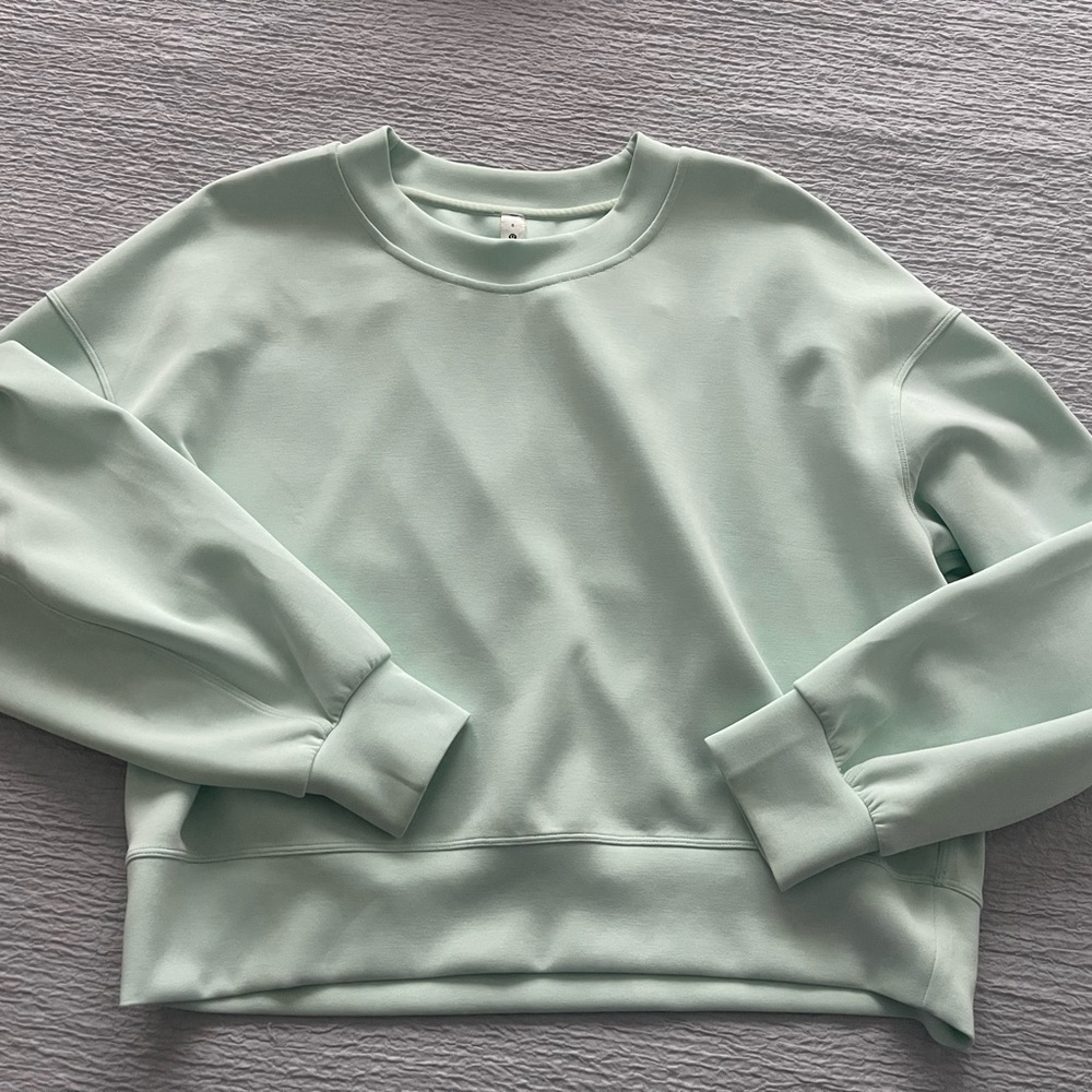 Lululemon Softstreme Cropped Longsleeve Crewneck Sweatshirt - Picture 2 of 3